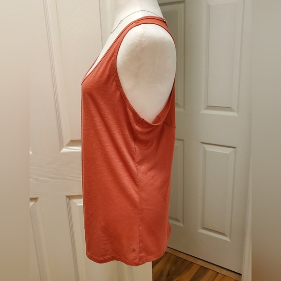 Jessica Simpson Activewear, mesh detail racerback tank, Size L, Coral/pale rust - Picture 5 of 10